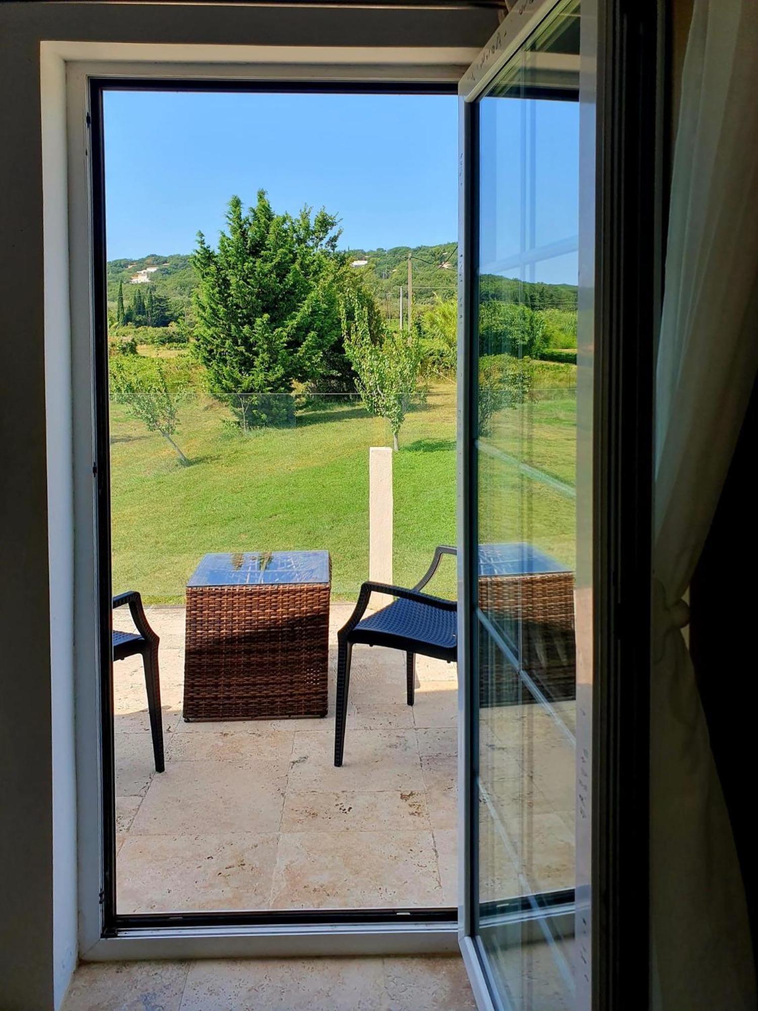 דירות רושפור-דו-גאר Superbe Chambre Avec Terrasse, Parking Prive, Jardin, Calme, Climatisation, 10 Mn Pont Du Gard #7 מראה חיצוני תמונה