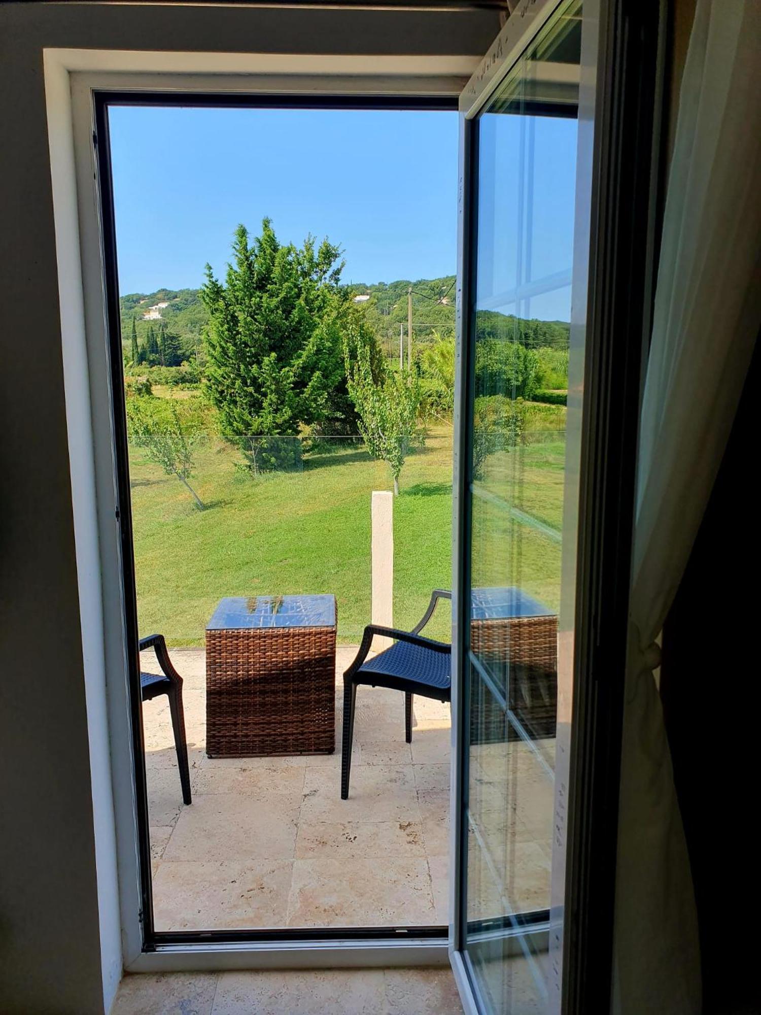 דירות רושפור-דו-גאר Superbe Chambre Avec Terrasse, Parking Prive, Jardin, Calme, Climatisation, 10 Mn Pont Du Gard #7 מראה חיצוני תמונה